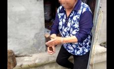 惊险！！90岁高龄一老人用了20年的铁锤子，竟是手榴弹
