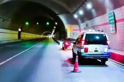 汽车在隧道里出故障了怎么办？