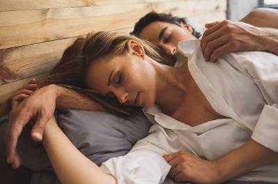 梦境解析：梦见自己老公和别的女人睡在一起